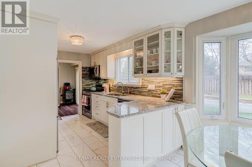 1311 Aldridge Crescent, Burlington, ON - Indoor Photo Showing Kitchen