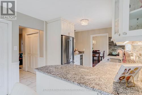 1311 Aldridge Crescent, Burlington, ON - Indoor Photo Showing Kitchen