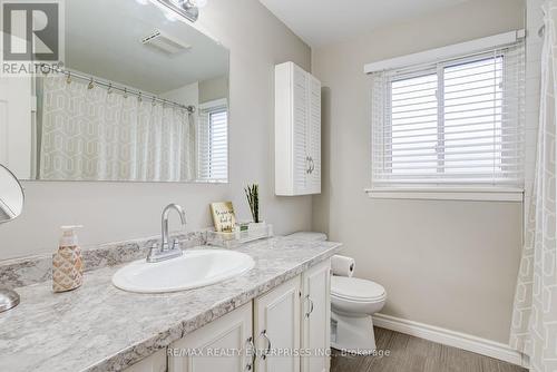 1311 Aldridge Crescent, Burlington, ON - Indoor Photo Showing Bathroom
