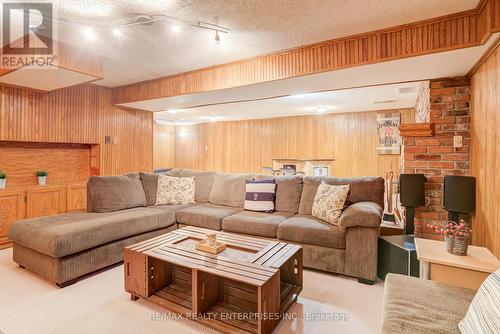 1311 Aldridge Crescent, Burlington, ON - Indoor Photo Showing Living Room