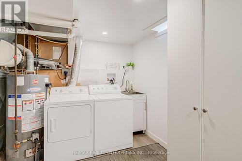1311 Aldridge Crescent, Burlington, ON - Indoor Photo Showing Laundry Room