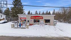 5614 HWY 620 Wollaston, ON K0L 1P0