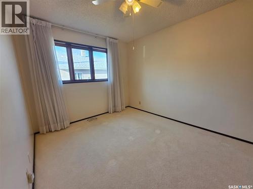 624 7Th Avenue Ne, Swift Current, SK - Indoor Photo Showing Other Room
