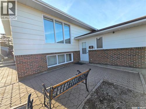 624 7Th Avenue Ne, Swift Current, SK - Outdoor With Exterior