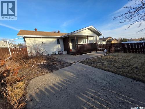 624 7Th Avenue Ne, Swift Current, SK - Outdoor