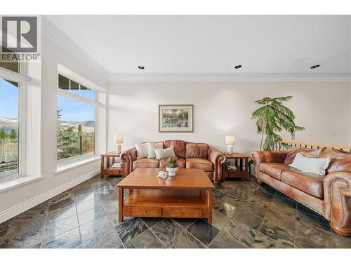 3676 Mcbride Road, Blind Bay, BC - Indoor Photo Showing Living Room