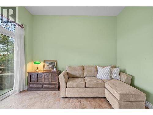 3676 Mcbride Road, Blind Bay, BC - Indoor Photo Showing Living Room