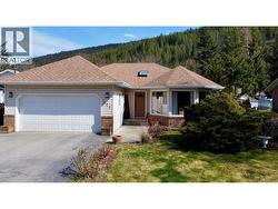 421 Oak Avenue Sicamous, BC V0E 2V1