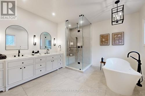 24 Bluff Trail, King, ON - Indoor Photo Showing Bathroom