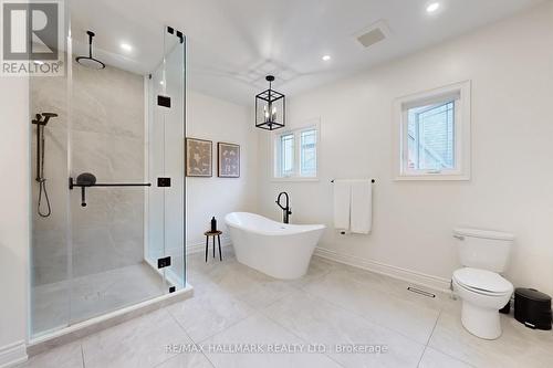 24 Bluff Trail, King, ON - Indoor Photo Showing Bathroom
