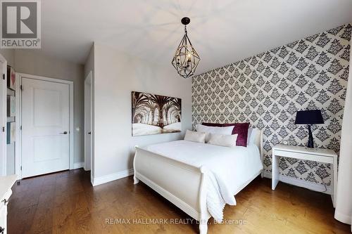 24 Bluff Trail, King, ON - Indoor Photo Showing Bedroom