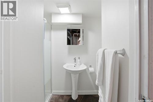 218 Ash Street E, Saskatoon, SK - Indoor Photo Showing Bathroom