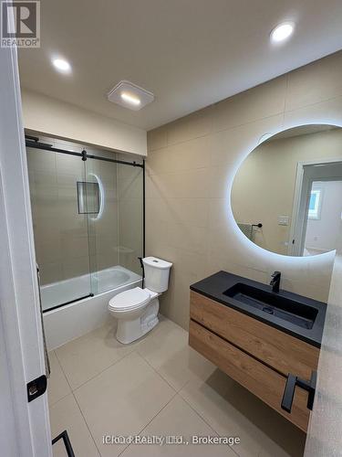 852 Thistle Down Court, Mississauga, ON - Indoor Photo Showing Bathroom