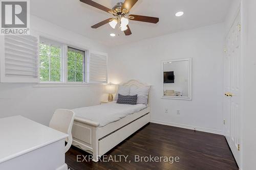 32 Vineberg Drive, Hamilton, ON - Indoor Photo Showing Bedroom