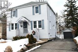 317 SUMMIT AVENUE  Ottawa, ON K1H 5Z9