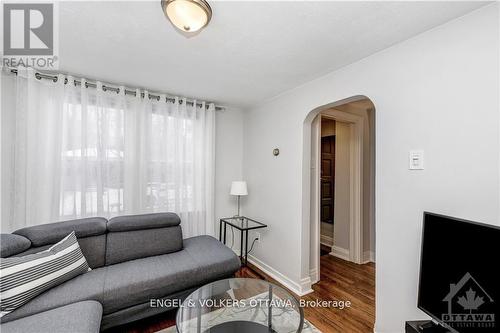 317 Summit Avenue, Ottawa, ON - Indoor