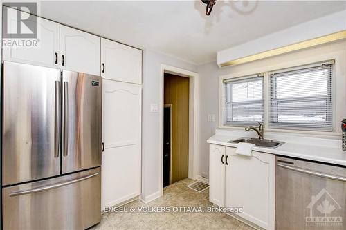 317 Summit Avenue, Ottawa, ON - Indoor Photo Showing Kitchen