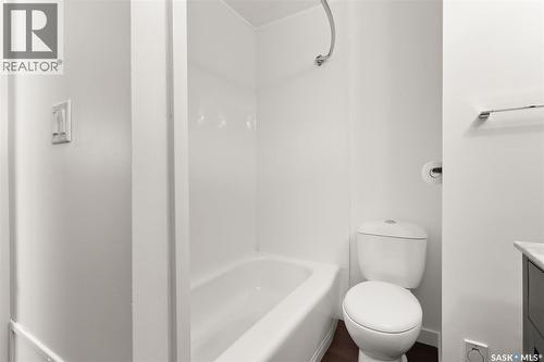 78 Spence Street, Regina, SK - Indoor Photo Showing Bathroom