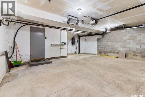 78 Spence Street, Regina, SK - Indoor Photo Showing Garage