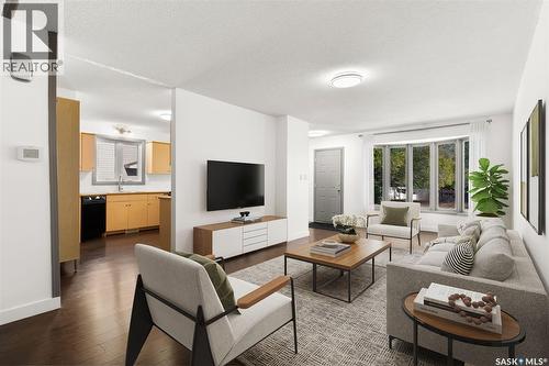 78 Spence Street, Regina, SK - Indoor Photo Showing Living Room