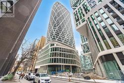 2518 - 230 SIMCOE STREET Toronto, ON M5T 3B9