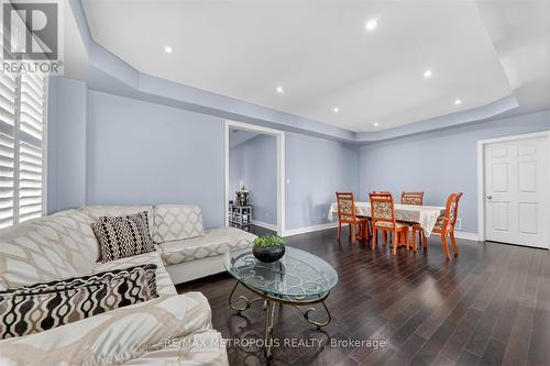 105 Stockell Crescent, Ajax, ON - Indoor Photo Showing Living Room
