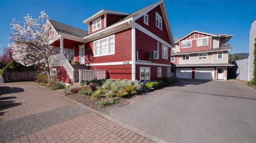 104-2766 Peatt Rd  Langford, BC V9B 3V3