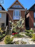 88 PRUST AVENUE  Toronto, ON M4L 2M8