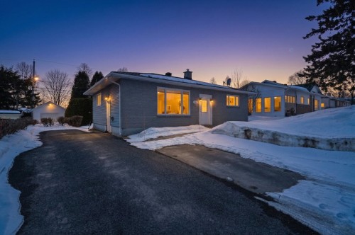 9930 Carré de Bergerac  Québec (Les Rivières), QC G2B 2N2