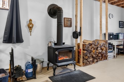 Sous-sol - 7 Ch. Minotti, La Minerve, QC - Indoor Photo Showing Other Room With Fireplace