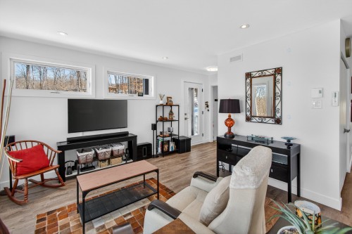 Hall d'entrée/Vestibule - 7 Ch. Minotti, La Minerve, QC - Indoor Photo Showing Living Room
