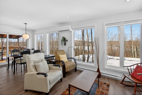 Salon - 7 Ch. Minotti, La Minerve, QC - Indoor Photo Showing Living Room