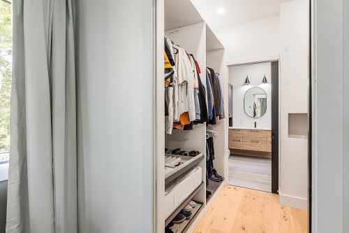 Penderie (Walk-in) - 27 Rue De L'Orée-Des-Bois, Saint-Denis-De-Brompton, QC - Indoor