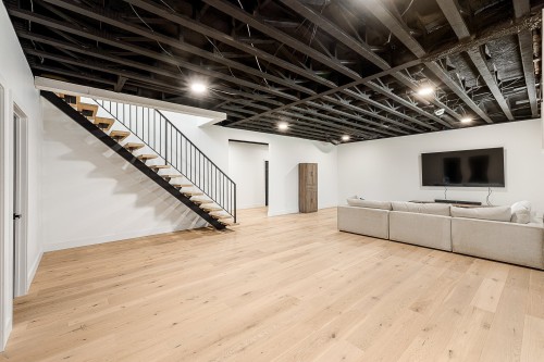 Salle familiale - 27 Rue De L'Orée-Des-Bois, Saint-Denis-De-Brompton, QC - Indoor Photo Showing Basement