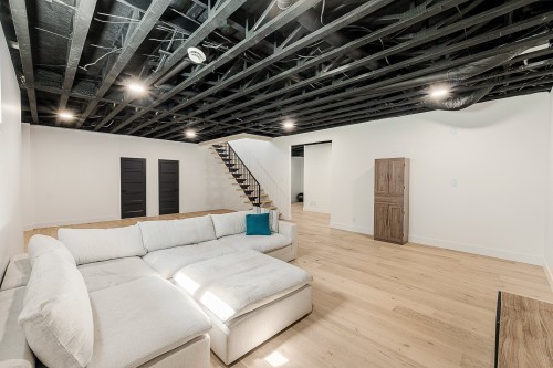Salle familiale - 27 Rue De L'Orée-Des-Bois, Saint-Denis-De-Brompton, QC - Indoor Photo Showing Other Room
