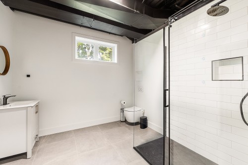 Salle de bains - 27 Rue De L'Orée-Des-Bois, Saint-Denis-De-Brompton, QC - Indoor Photo Showing Bedroom