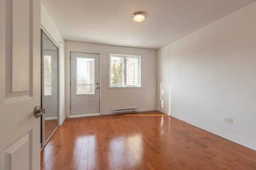 Bedroom - 8-5498 Rue Robert-Burns, Montréal (Côte-Des-Neiges/Notre-Dame-De-Grâce), QC - Indoor Photo Showing Other Room