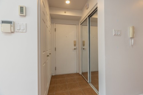 Mud Room - 8-5498 Rue Robert-Burns, Montréal (Côte-Des-Neiges/Notre-Dame-De-Grâce), QC - Indoor Photo Showing Other Room