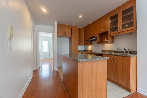 Kitchen - 8-5498 Rue Robert-Burns, Montréal (Côte-Des-Neiges/Notre-Dame-De-Grâce), QC - Indoor Photo Showing Kitchen