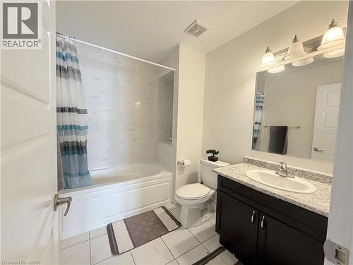 922 Apple Hill Lane, Kitchener, ON - Indoor Photo Showing Bathroom