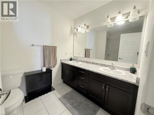 922 Apple Hill Lane, Kitchener, ON - Indoor Photo Showing Bathroom