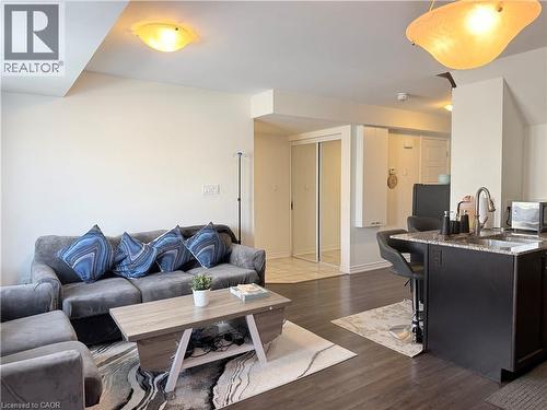 922 Apple Hill Lane, Kitchener, ON - Indoor Photo Showing Living Room