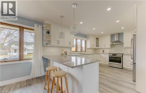 Breakfast bar - 449 Greenfield Avenue, Kitchener, ON - Indoor Photo Showing Kitchen With Upgraded Kitchen