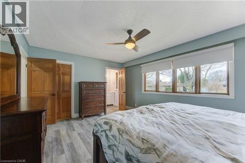 Primary bedroom - 449 Greenfield Avenue, Kitchener, ON - Indoor Photo Showing Bedroom