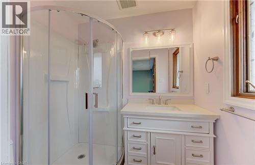 Ensuite bathroom - 449 Greenfield Avenue, Kitchener, ON - Indoor Photo Showing Bathroom