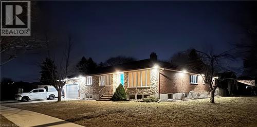 Exterior Lighting - 449 Greenfield Avenue, Kitchener, ON - Outdoor
