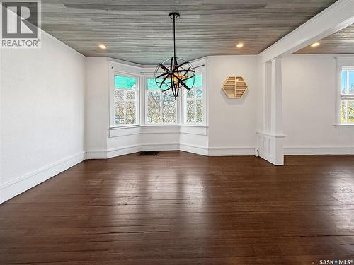 376 5Th Avenue Nw, Swift Current, SK - Indoor Photo Showing Other Room