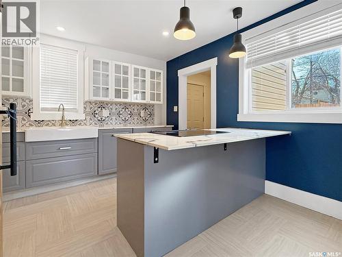 376 5Th Avenue Nw, Swift Current, SK - Indoor Photo Showing Kitchen