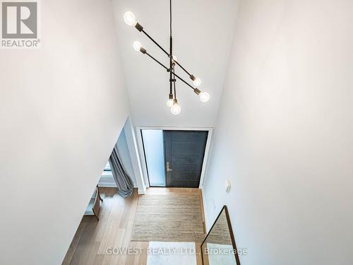 402 Niar Avenue, Mississauga, ON - Indoor Photo Showing Other Room