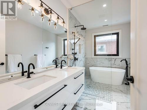 402 Niar Avenue, Mississauga, ON - Indoor Photo Showing Bathroom